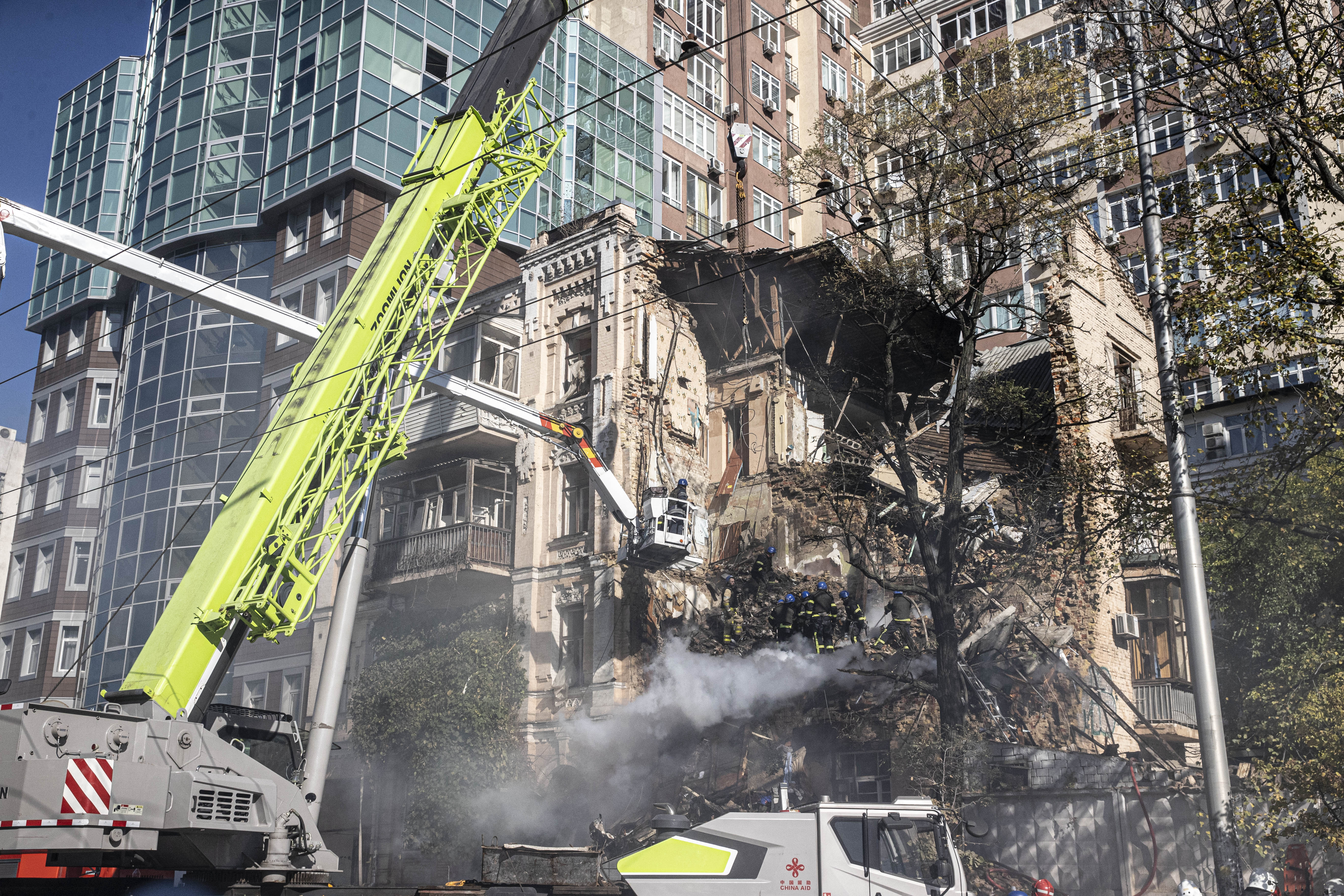 AA-20221017-29178560-29178558-UKRAYNANIN_BASKENTI_KIEVE_KAMIKAZE_IHA_SALDIRILARI_DUZENLENDI