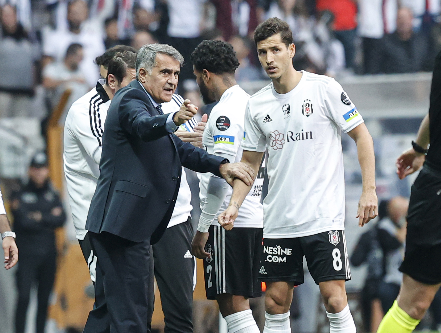 AA-20221030-29300857-29300854-BESIKTAS_HANGIKREDI_UMRANIYESPOR