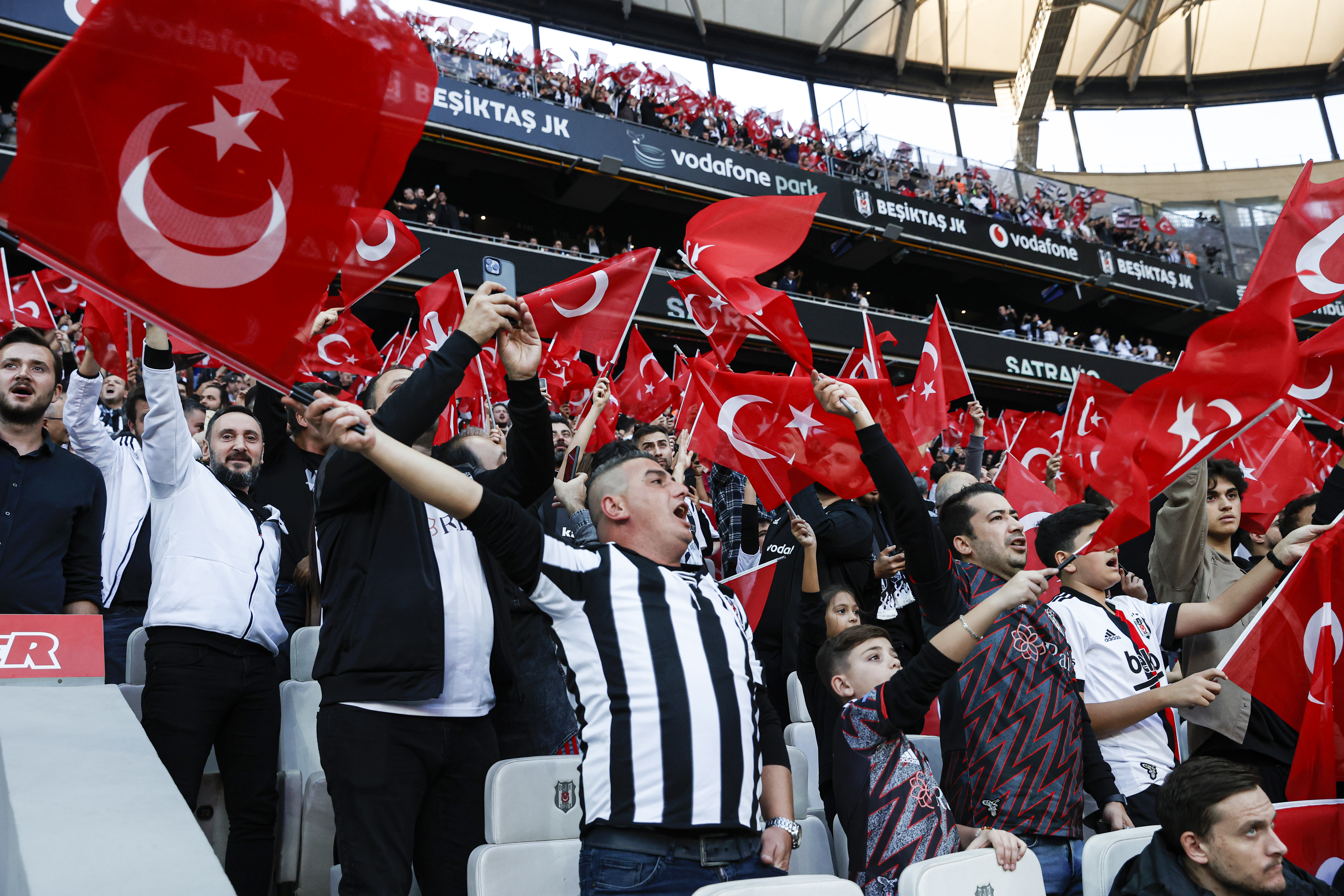AA-20221030-29300969-29300965-BESIKTAS_HANGIKREDI_UMRANIYESPOR