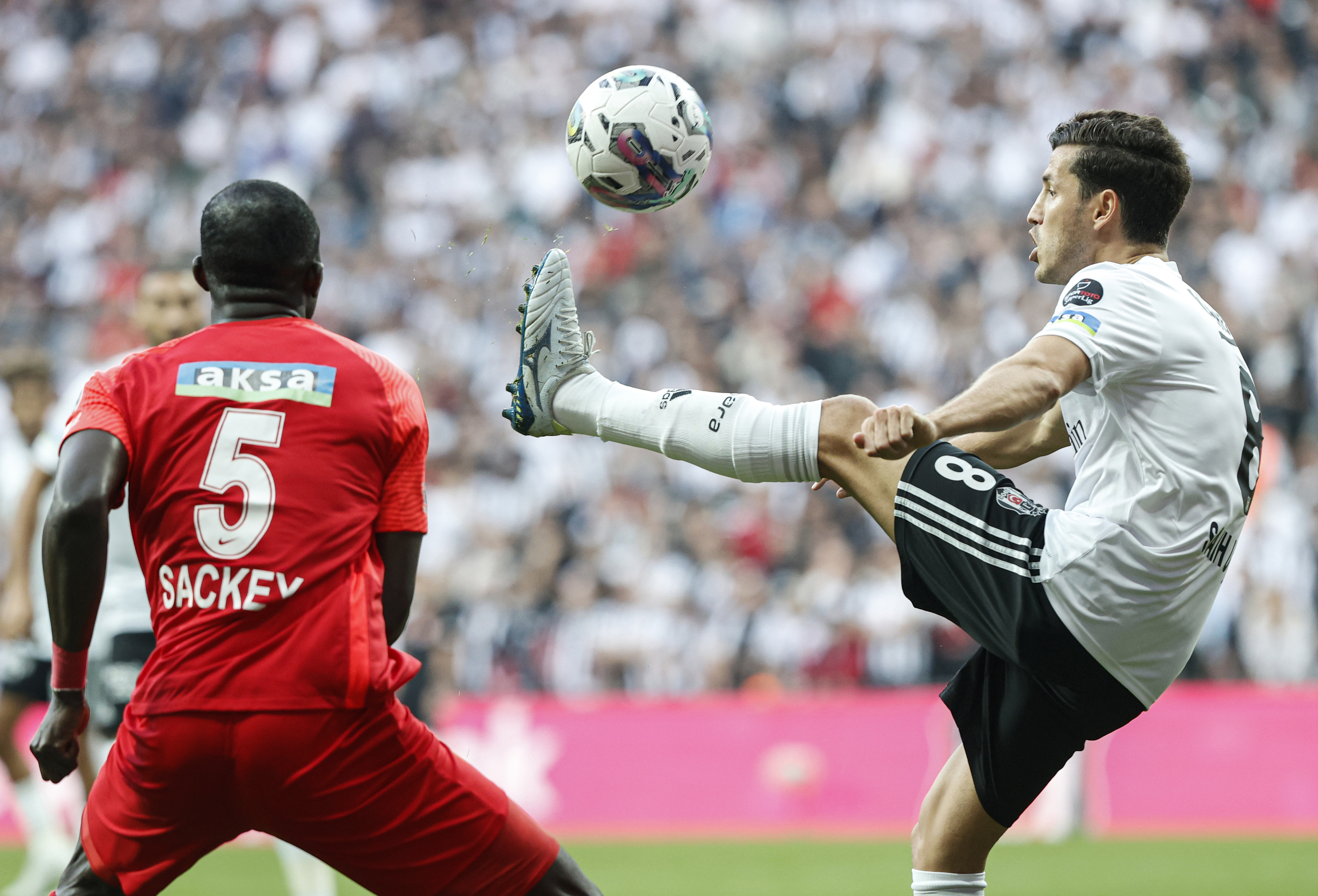 AA-20221030-29301226-29301219-BESIKTAS_HANGIKREDI_UMRANIYESPOR