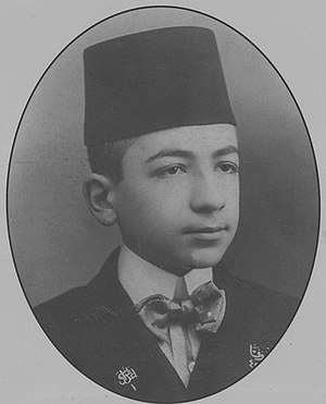 Peyami_Safa's_childhood_photo_for_a_magazine