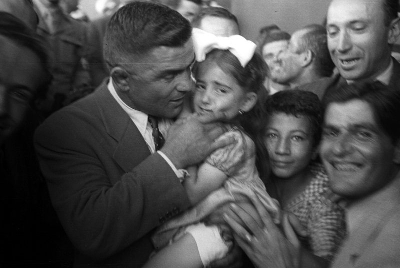 7c21f465-bb3d-4d3c-a31b-8182198b4511