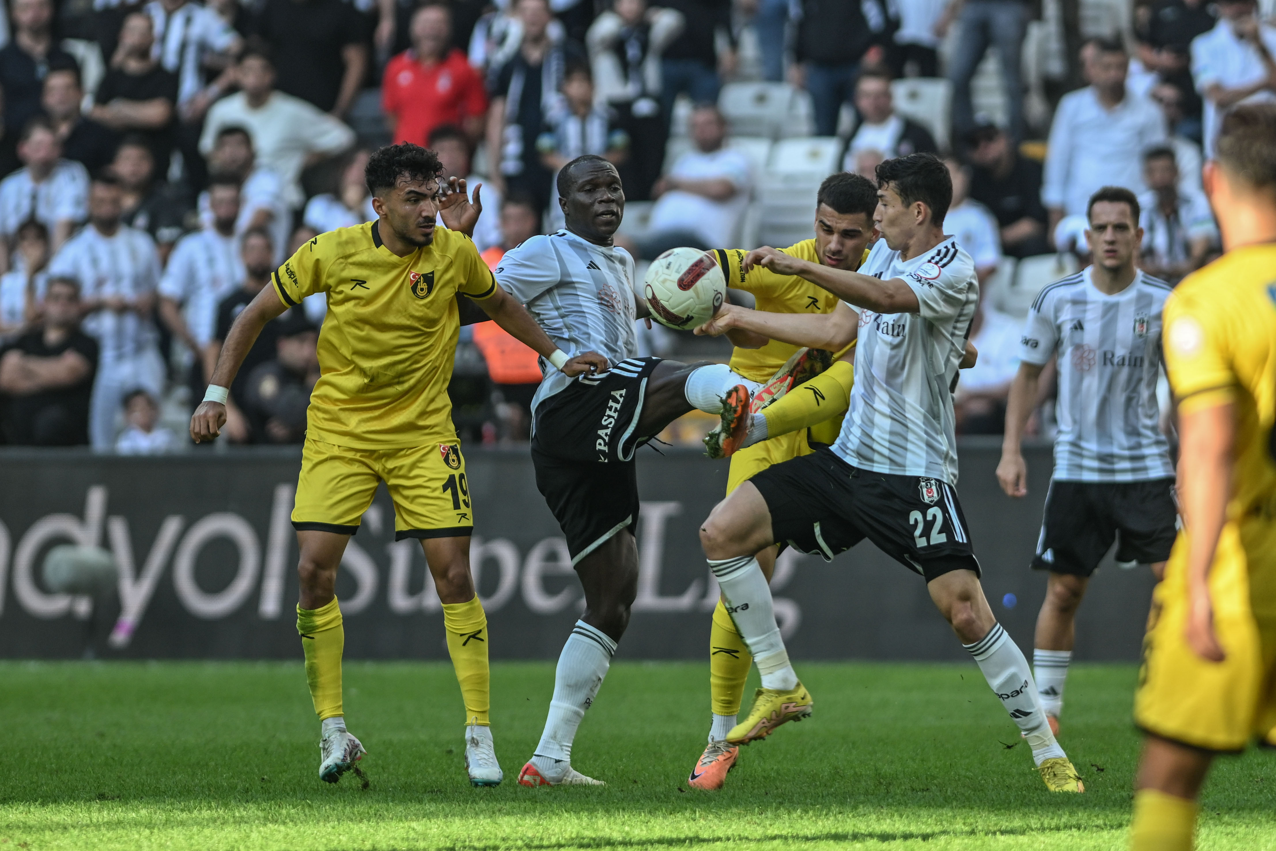 AA-20231008-32344829-32344821-BESIKTAS_ISTANBULSPOR