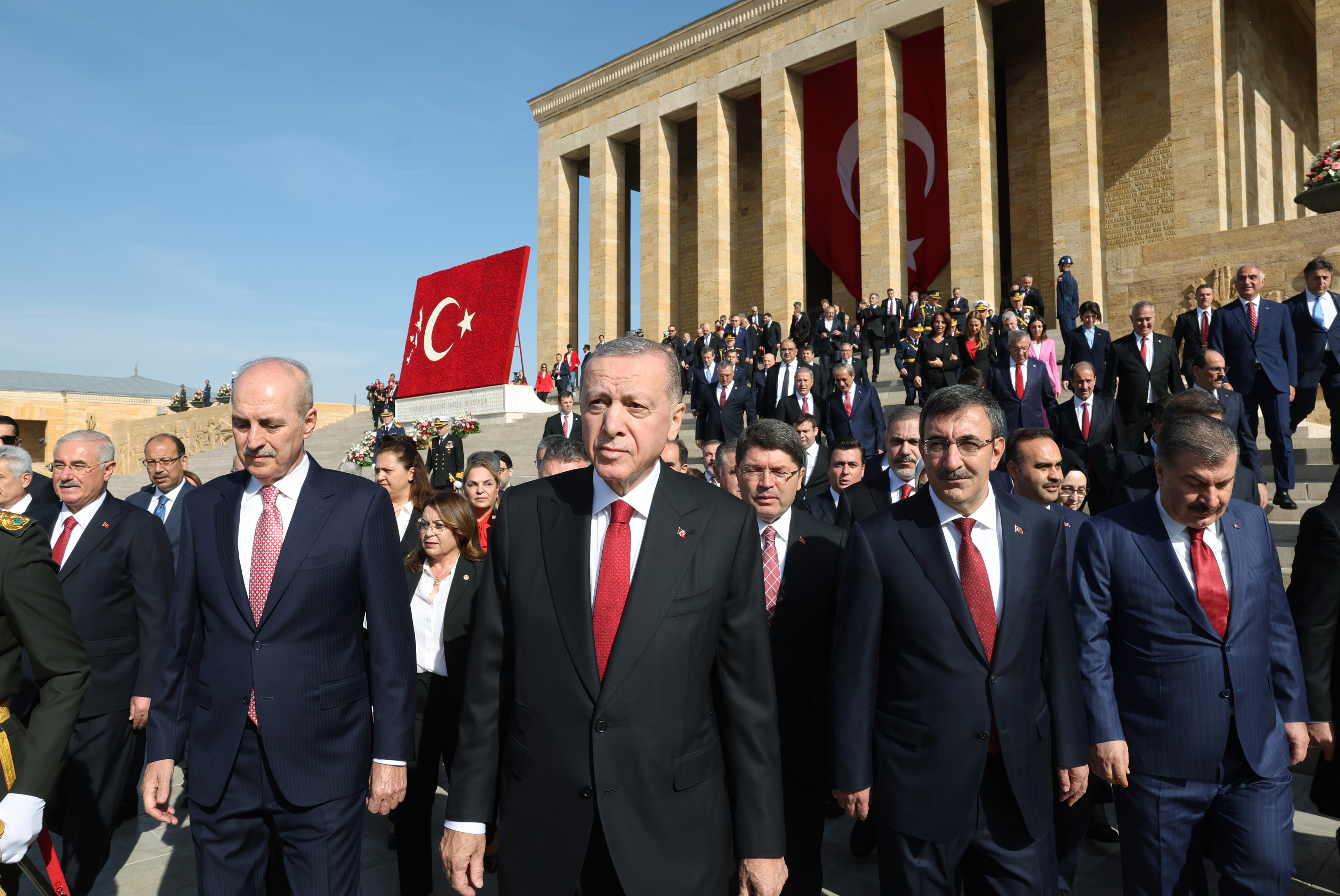 AA-20231029-32558105-32558095-CUMHURBASKANI_ERDOGAN_BASKANLIGINDAKI_DEVLET_ERKANI_ANITKABIRI_ZIYARET_ETTI