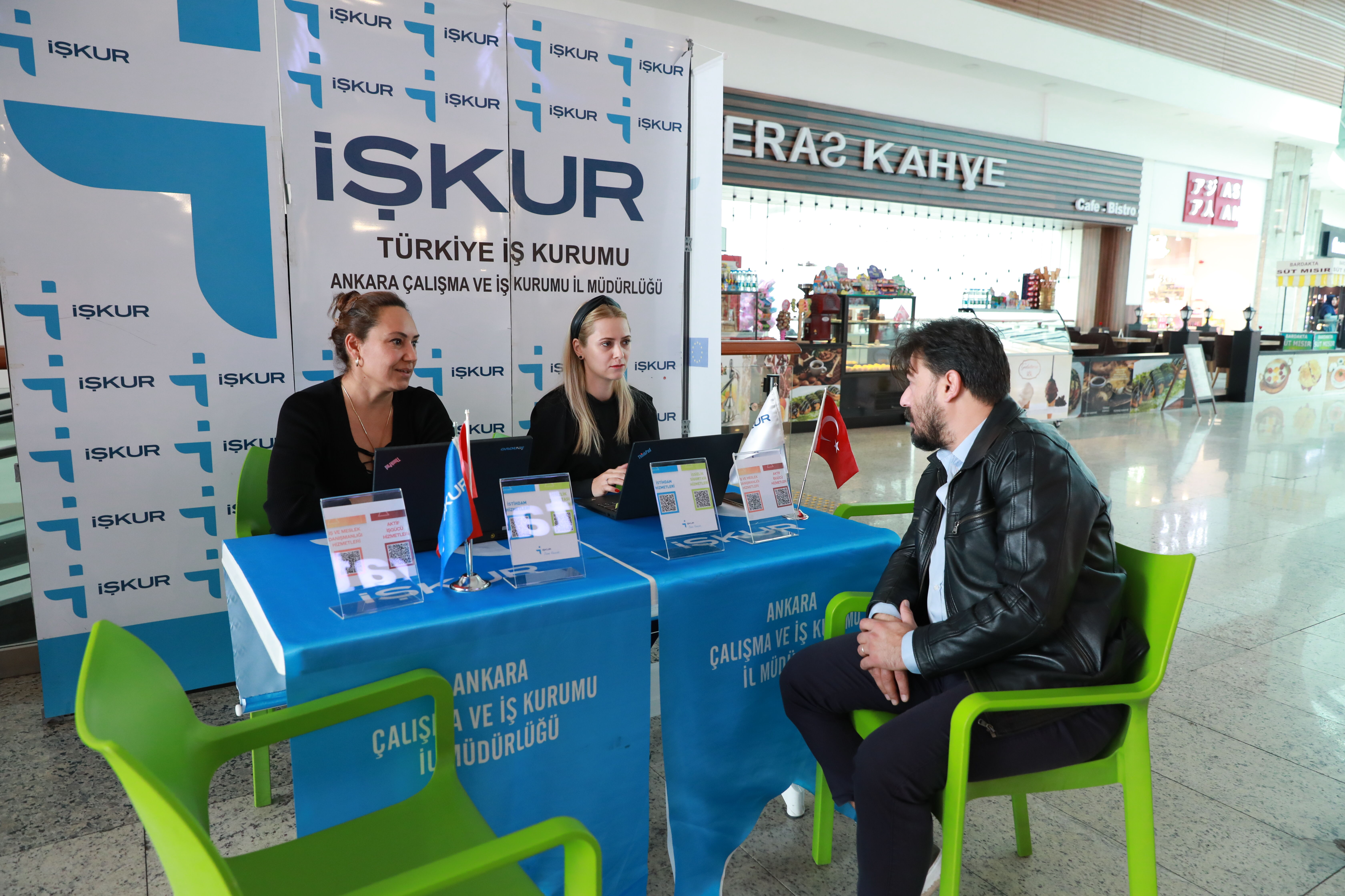 AA-20231123-33002728-33002725-ISKUR_IS_ARAYANLARI_BILGILENDIRMEK_ICIN_TURKIYE_GENELINDE_STANTLAR_ACACAK