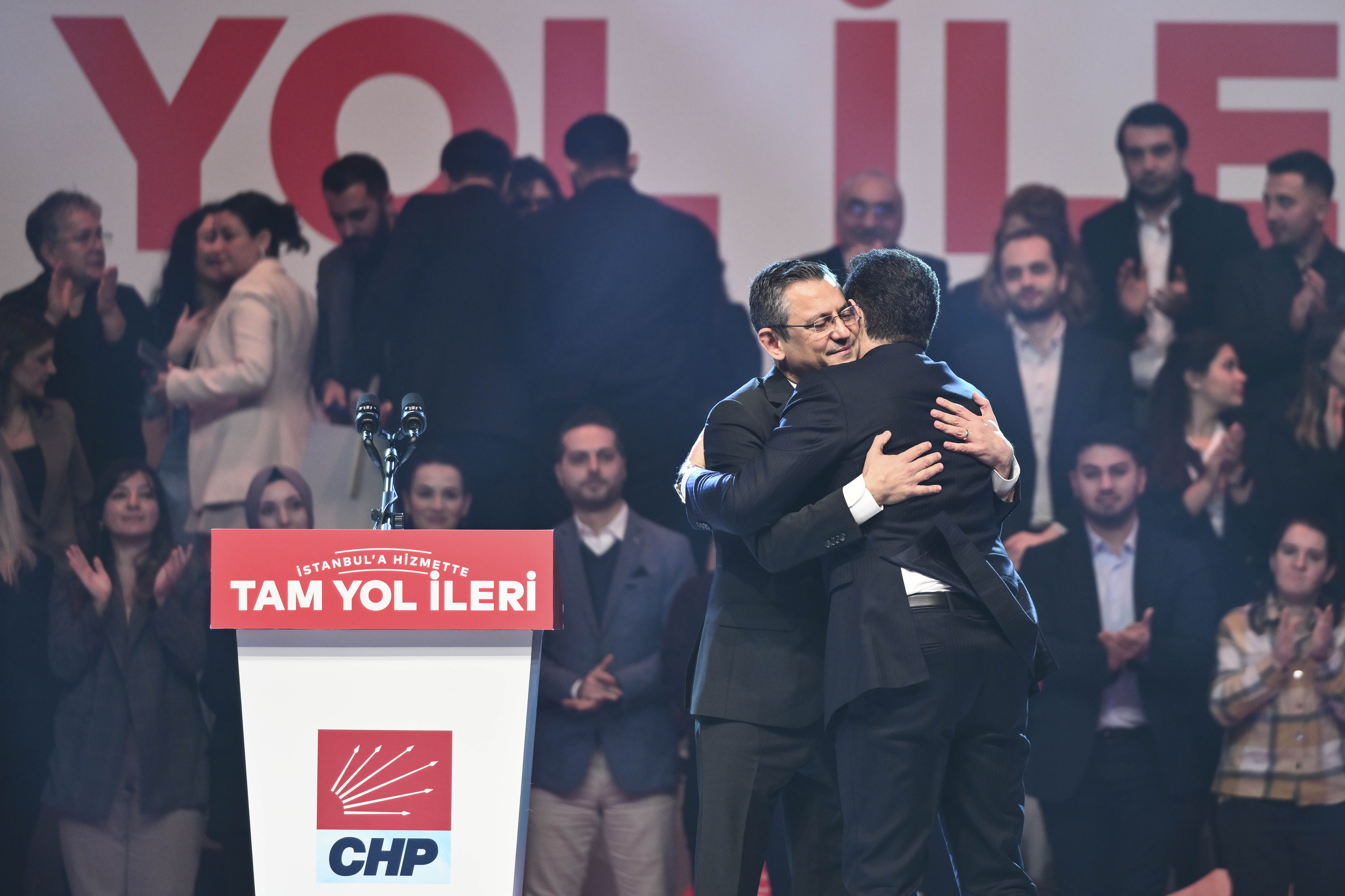 AA-20240105-33359063-33359059-CHP_GENEL_BASKANI_OZEL_ISTANBULDAKI_ADAY_TANITIM_TOPLANTISINDA_KONUSTU