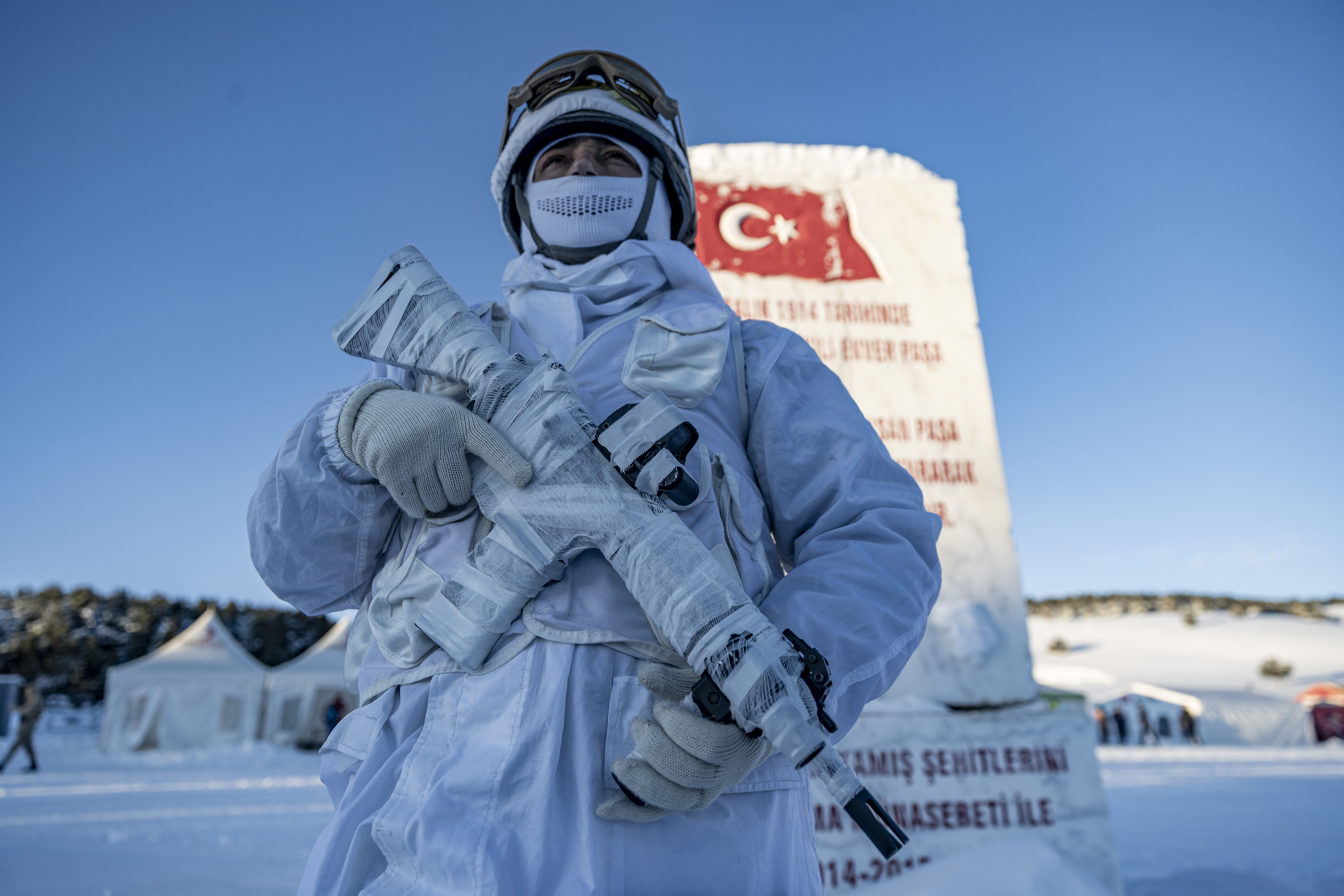 Türkiye "Bu toprakta izin var" temasıyla Sarıkamış'ta yürüyüşe başladı