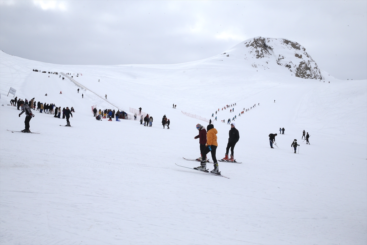 Hakkari'de 5. Kar Festivali başladı