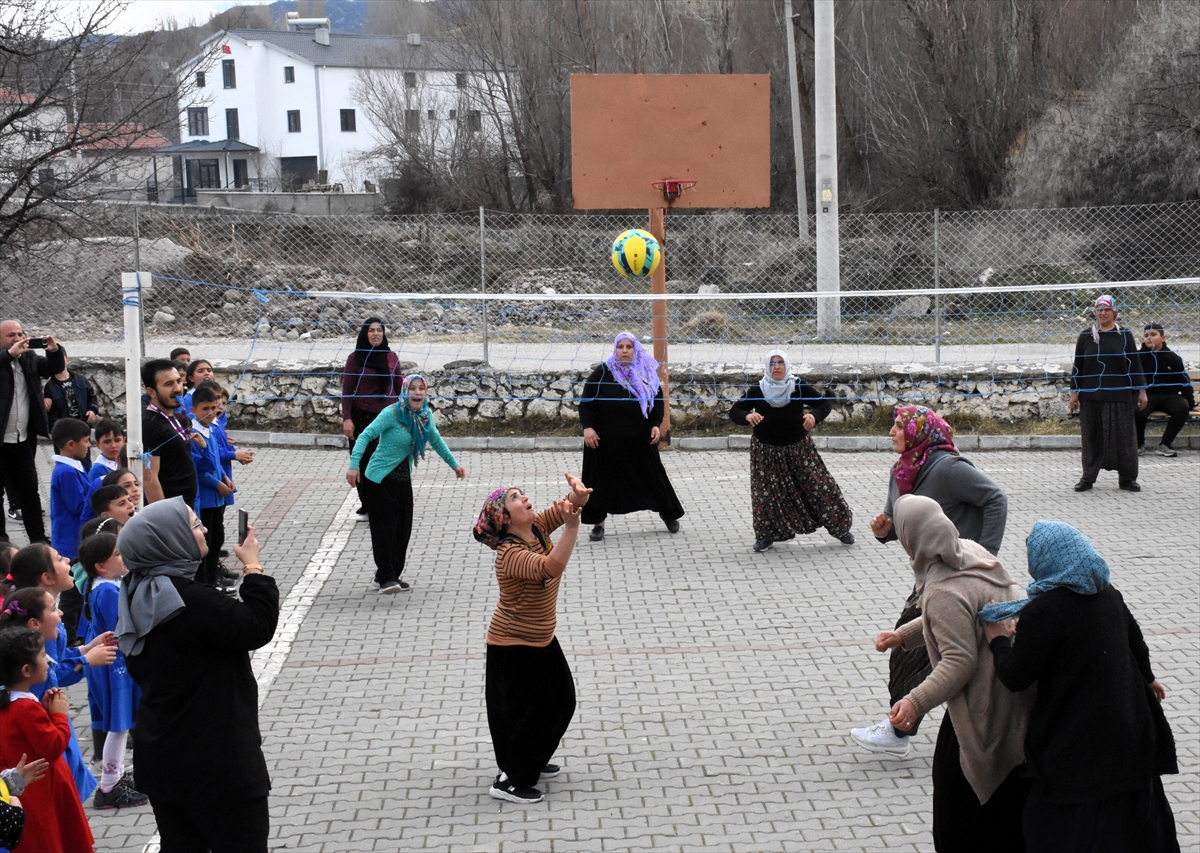 Filenin şalvarlı sultanları!