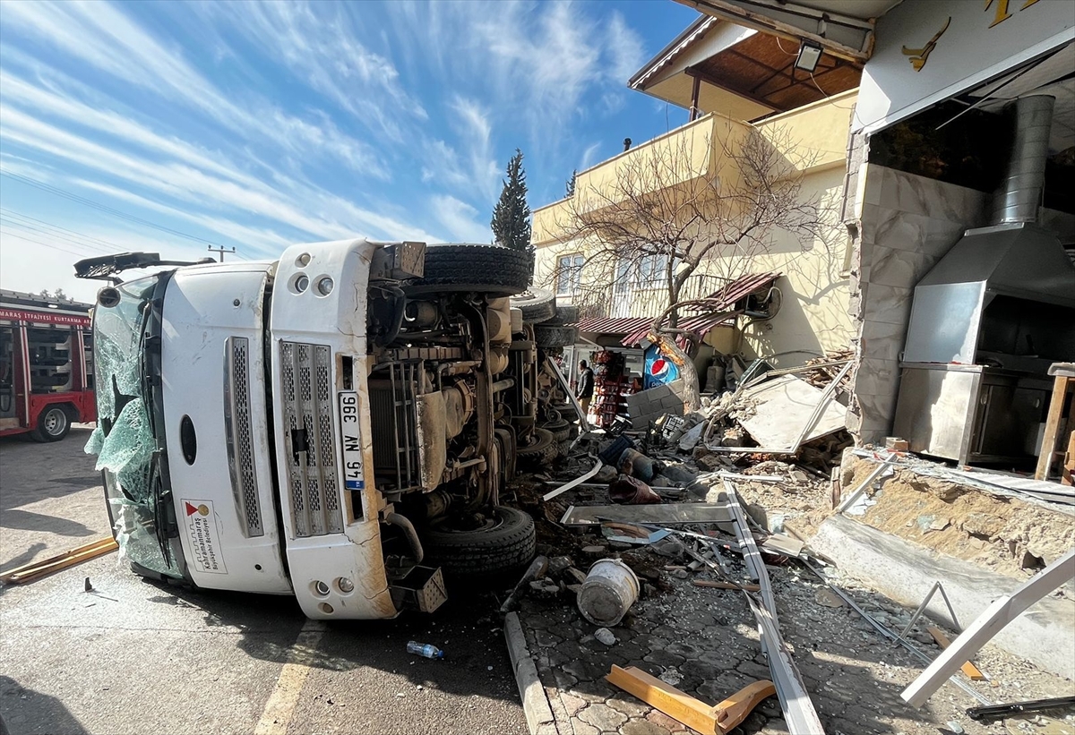 A A 20250203 36944627 36944623 K A H R A M A N M A R A S T A H A L K O T O B U S U I L E K A M Y O N U N C A R P I S T I G I K A Z A D A 11 K I S I Y A R A L A N D I