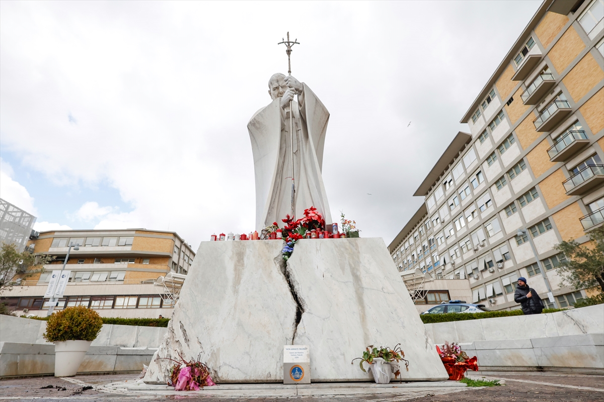 A A 20250214 37055482 37055477 P A P A F R A N C I S C U S B R O N S I T T E D A V I S I I C I N H A S T A N E Y E K A L D I R I L D I