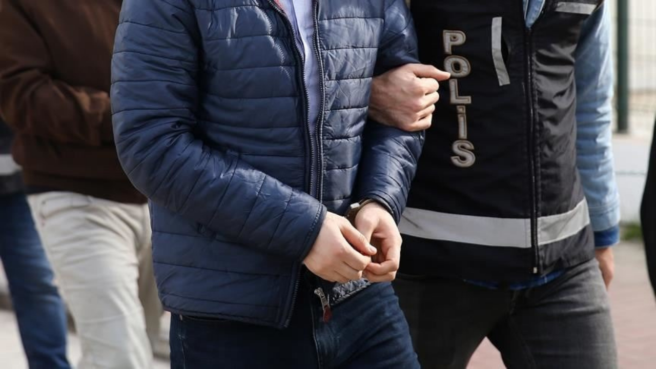10 Ilde Hdk Operasyonu Gazeteciler Sanatcilar Ve Siyasi Parti Uyeleri Dahil 52 Gozalti Mn0W