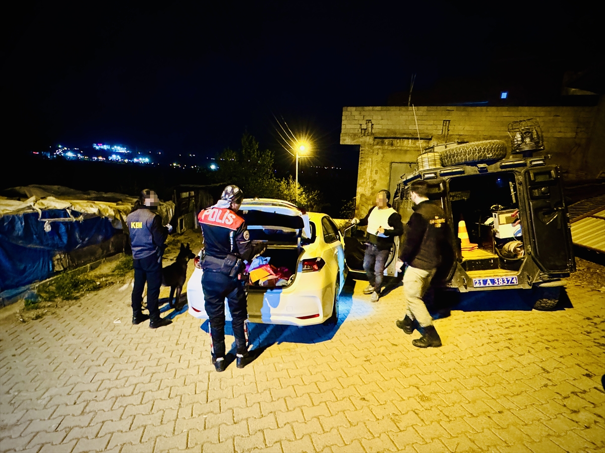 A A 20250410 37584856 37584855 D I Y A R B A K I R D A 300 P O L I S I N K A T I L I M I Y L A N A R K O H A N C E R U Y G U L A M A S I Y A P I L D I