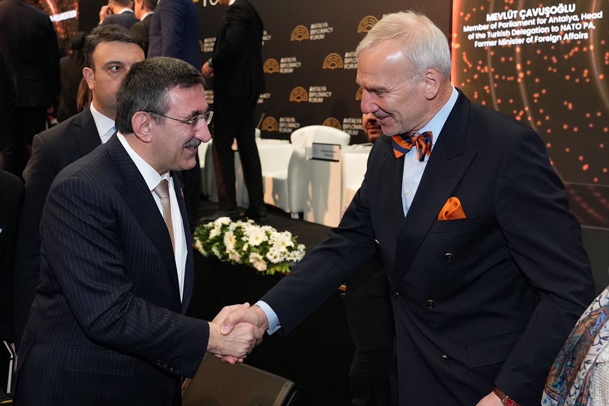 A A 20250411 37600670 37600667 A N T A L Y A D I P L O M A S I F O R U M U 2025