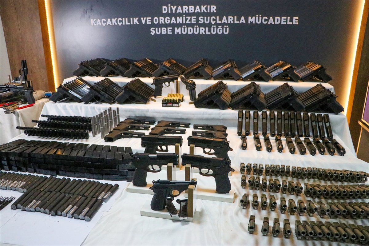 Aa 20250516 37974157 37974151 Diyarbakirda Oyuncak Dukkani Olarak Kamufle Edilen Silah Atolyesine Operasyon Duzenlendi (1)