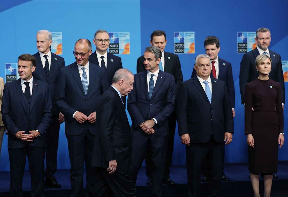 A A 20250625 38381651 38381648 C U M H U R B A S K A N I E R D O G A N N A T O L I D E R L E R Z I R V E S I N D E A I L E F O T O G R A F I C E K I M I N E K A T I L D I