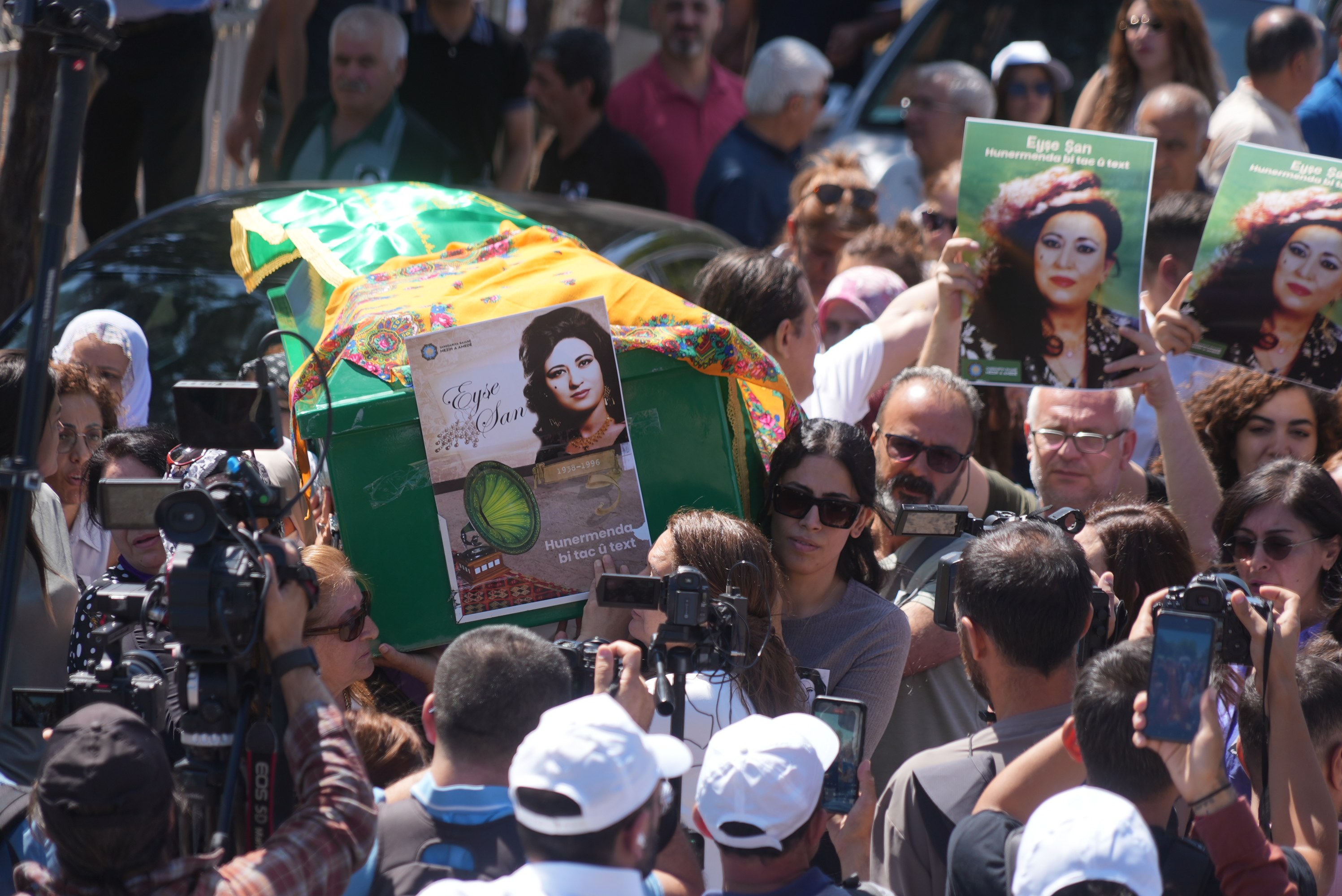 D S C00427 2994X2000