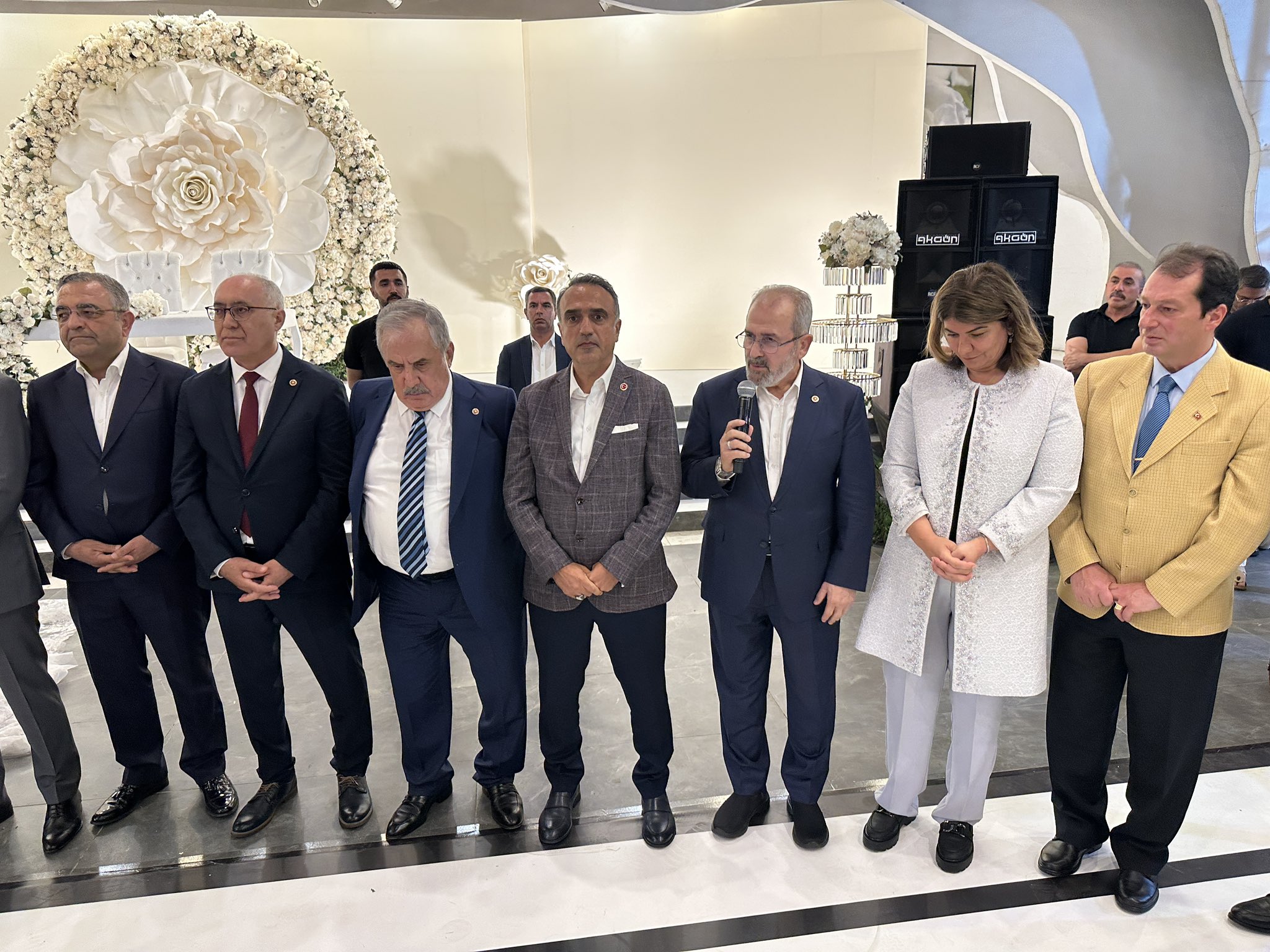 Guj S U U Xo A A C Al