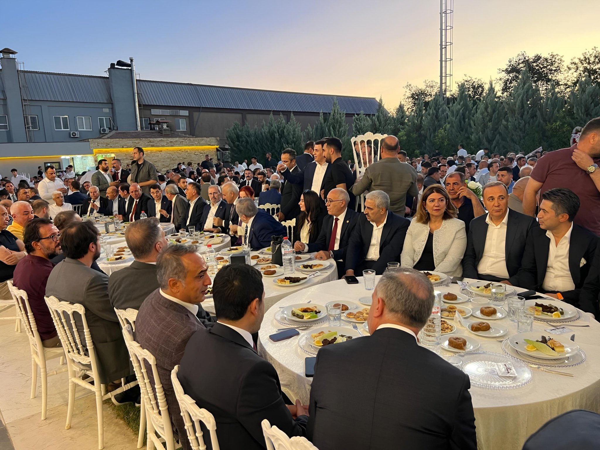 Gulnr V X Ww A A J W8D