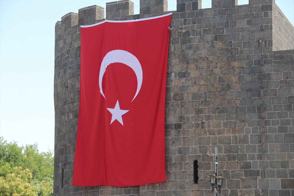 A A 20250713 38547223 38547222 T A R I H I D I Y A R B A K I R S U R L A R I N A T E R O R S U Z T U R K I Y E Y E D E S T E K I C I N T U R K B A Y R A G I A S I L D I