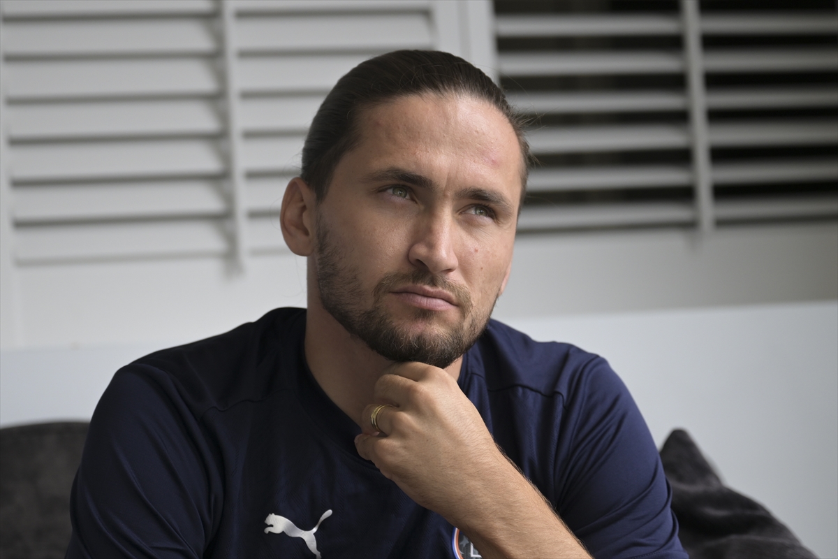 A A 20250714 38555486 38555481 M I G U E L C R E S P O G A L A T A S A R A Y A A T T I G I G O L U K A R I Y E R I N D E K I K I R I L M A A N L A R I N D A N B I R I O L A R A K G O R U Y O R