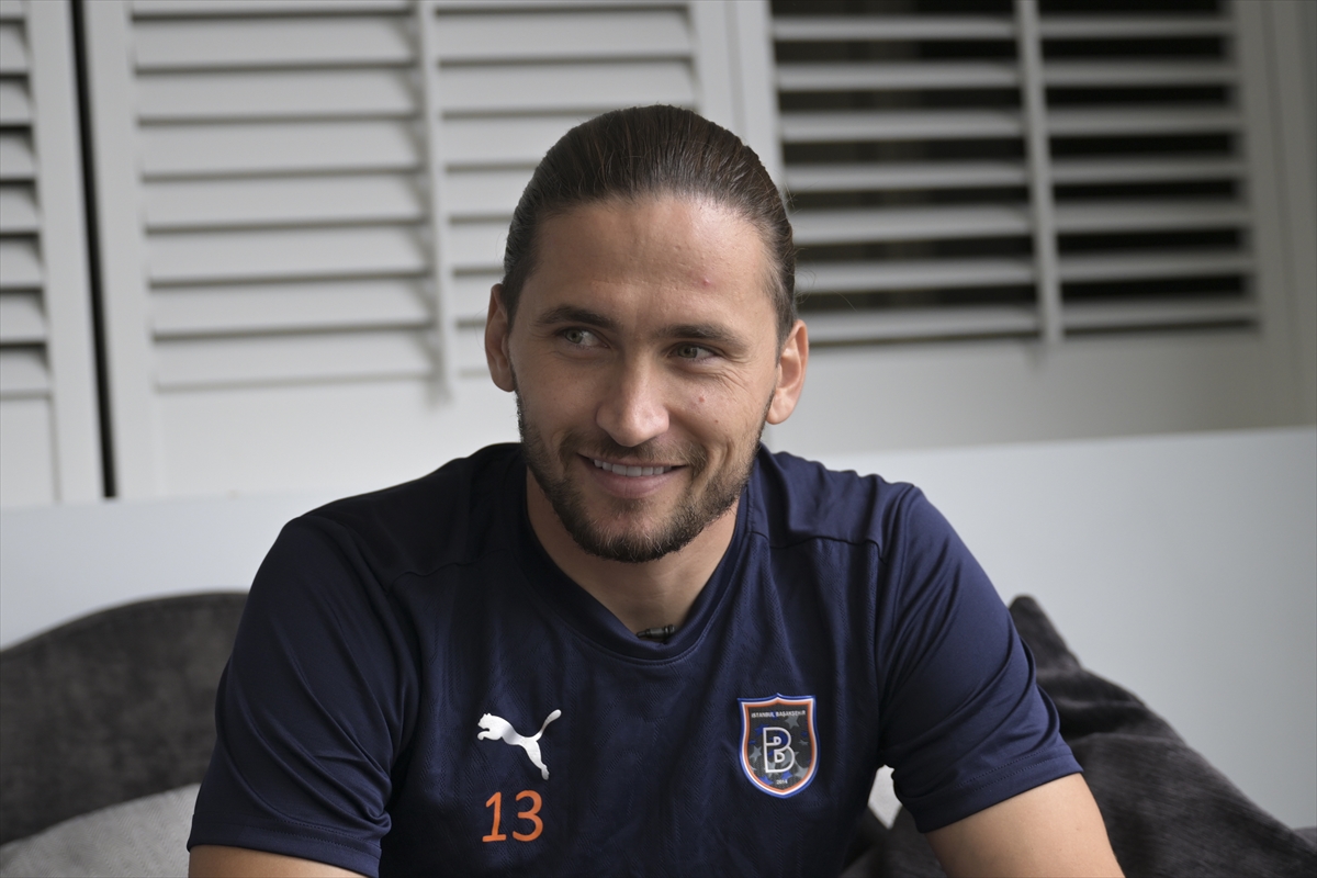 A A 20250714 38555486 38555482 M I G U E L C R E S P O G A L A T A S A R A Y A A T T I G I G O L U K A R I Y E R I N D E K I K I R I L M A A N L A R I N D A N B I R I O L A R A K G O R U Y O R