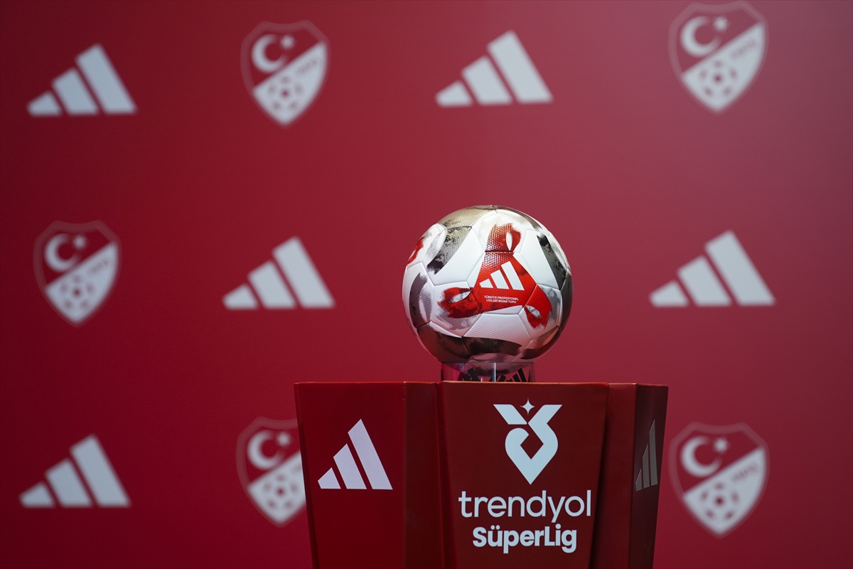 A A 20250721 38617245 38617239 T U R K I Y E P R O F E S Y O N E L F U T B O L L I G L E R I N I N R E S M I F U T B O L T O P U S P O N S O R U A D I D A S O L D U