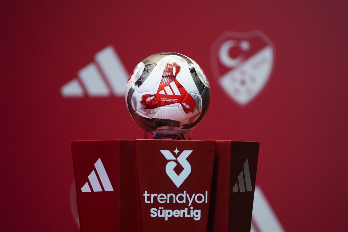 A A 20250721 38617245 38617241 T U R K I Y E P R O F E S Y O N E L F U T B O L L I G L E R I N I N R E S M I F U T B O L T O P U S P O N S O R U A D I D A S O L D U