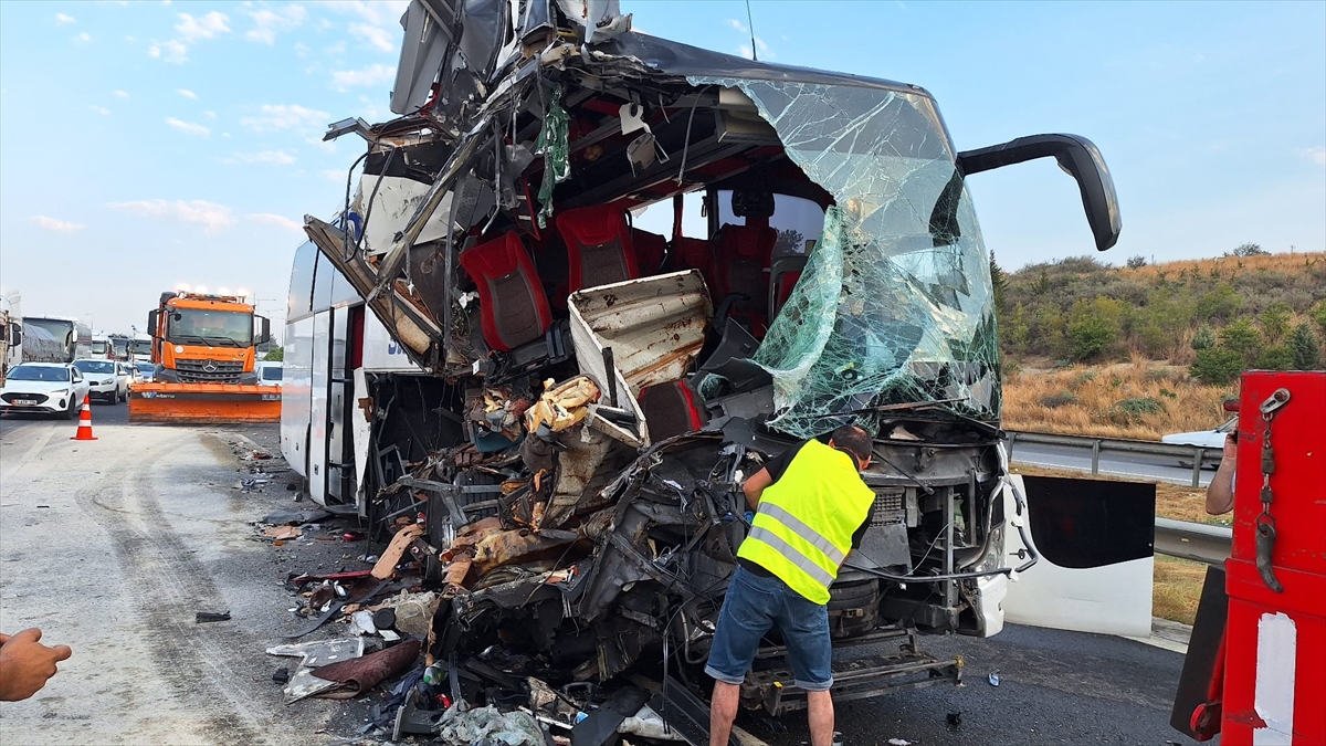 A A 20250726 38665647 38665643 M E R S I N D E Y O L C U O T O B U S U N U N T I R A C A R P M A S I S O N U C U 9 K I S I Y A R A L A N D I