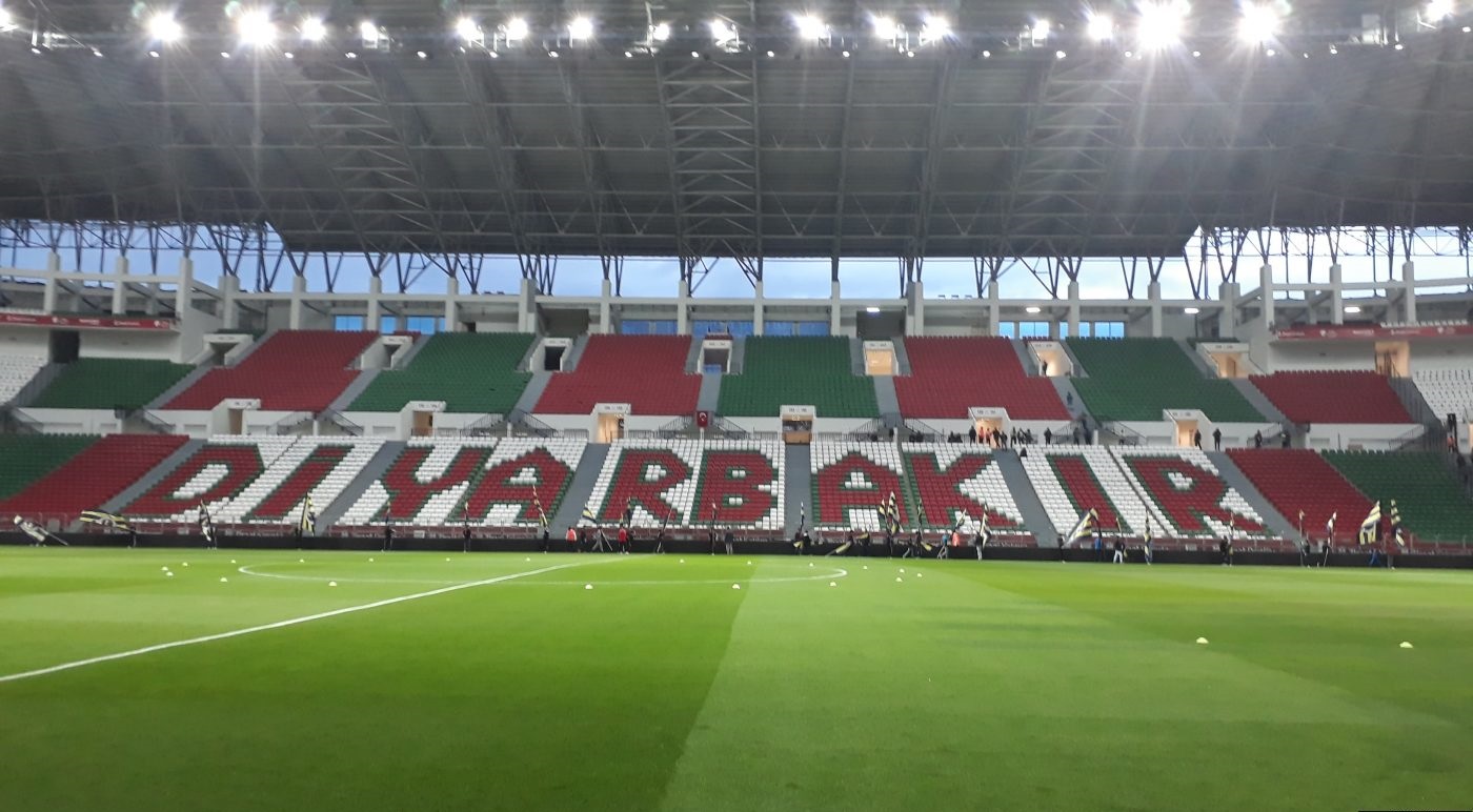 Diyarbakır Stadyumu Diyarbekirspor Tirespor Maçı 8