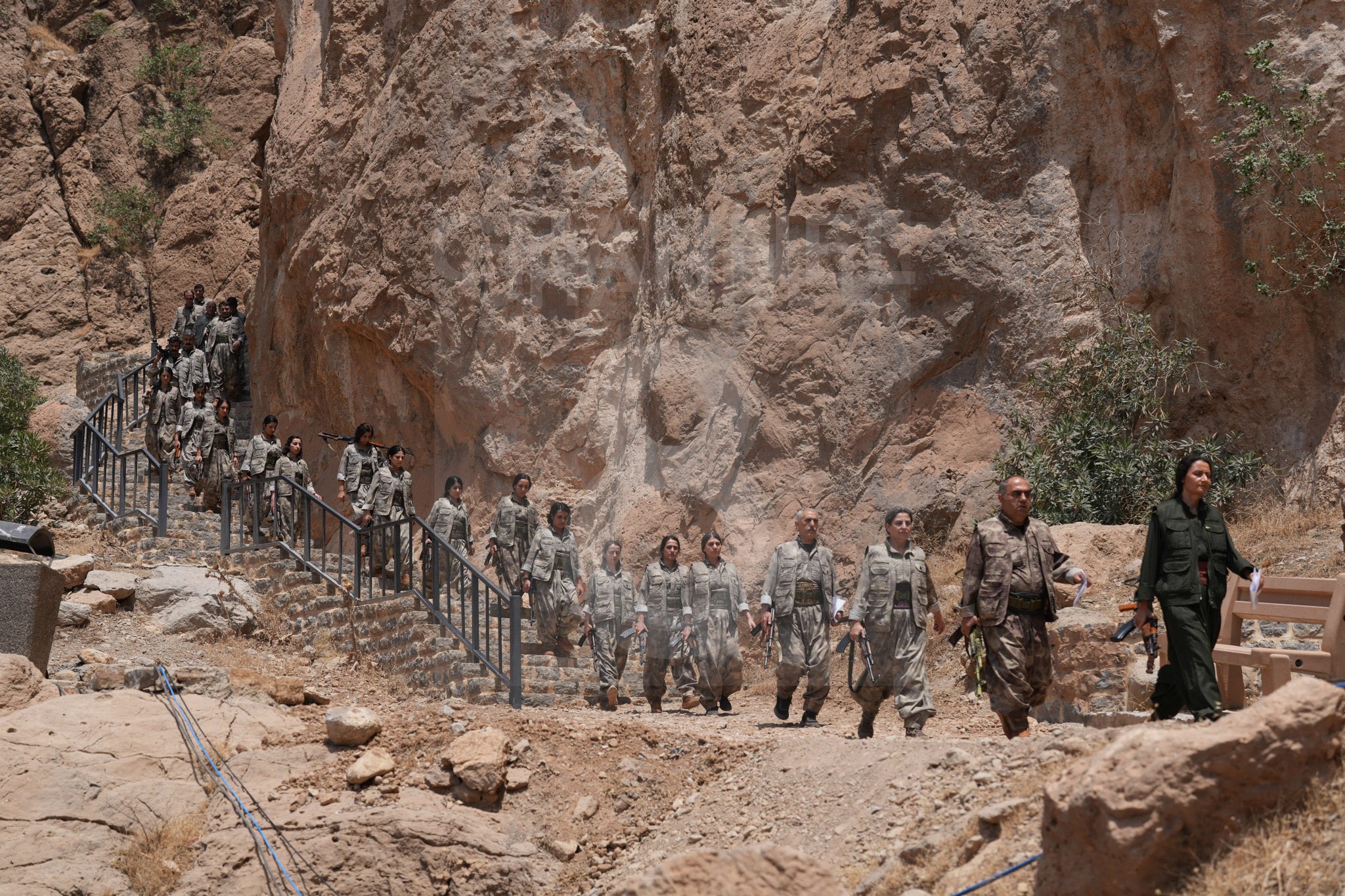 Gvk Uv Z Z Xo A A6K9Y