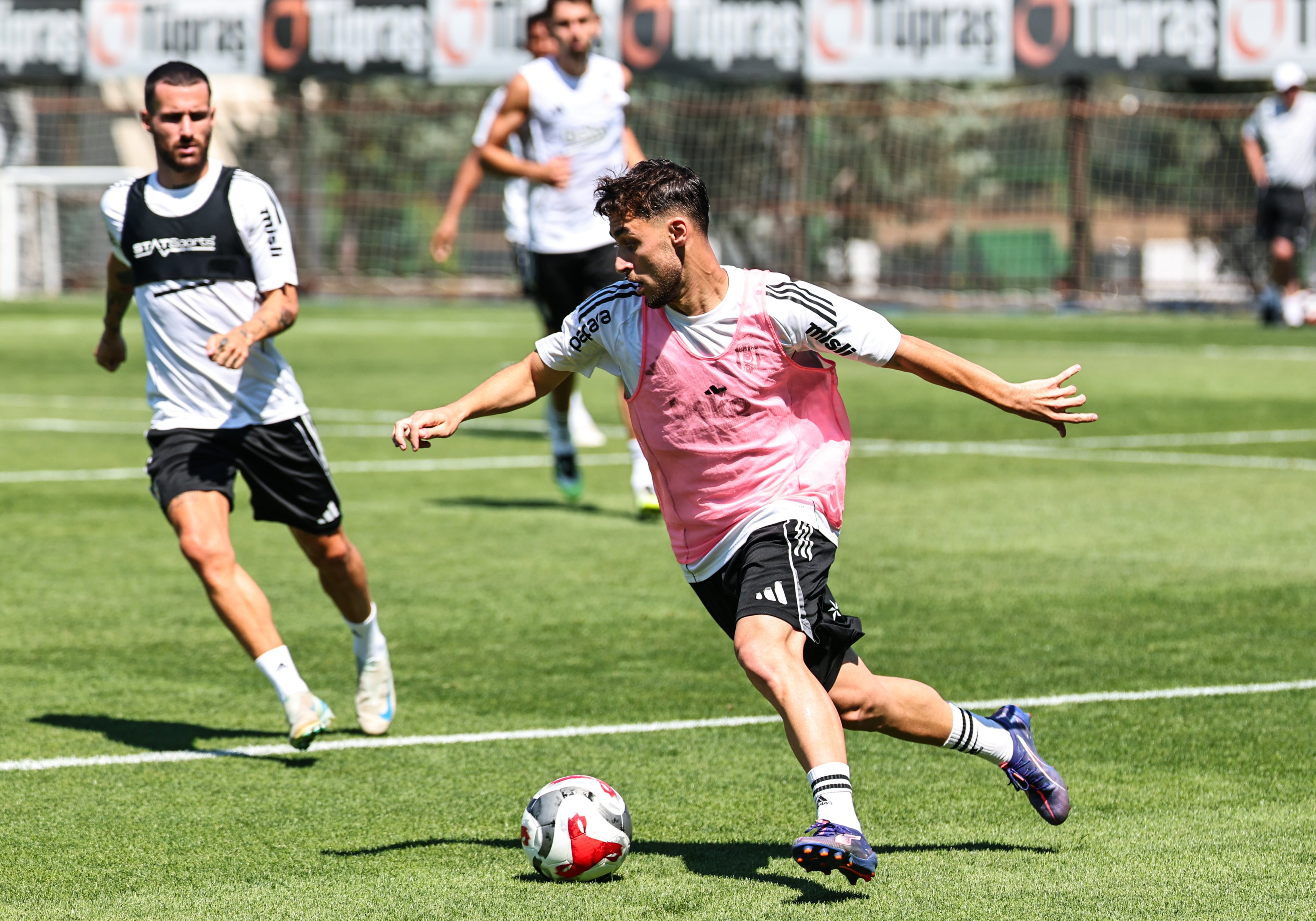 Gw X Aoo W E A Acj Z9