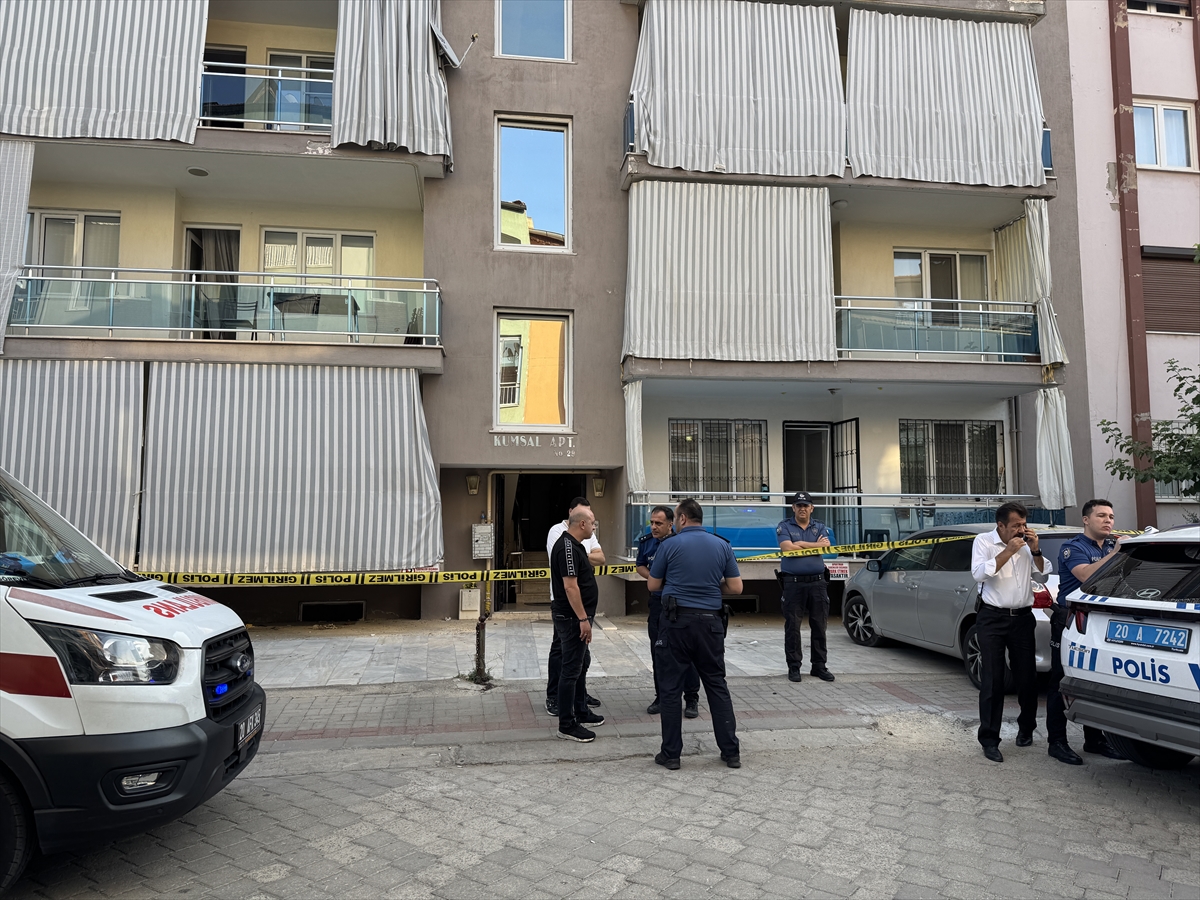 A A 20250801 38719966 38719963 D E N I Z L I D E K A R I S I V E 2 C O C U G U N U O L D U R E N P O L I S M E M U R U I N T I H A R E T T I