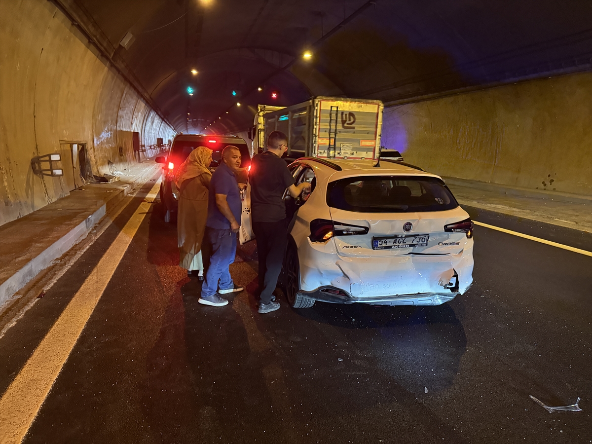 A A 20250809 38781631 38781627 A N A D O L U O T O Y O L U N U N K O C A E L I K E S I M I N D E 5 K I S I N I N Y A R A L A N D I G I Z I N C I R L E M E T R A F I K K A Z A S I U L A S I M I A K S A T T I