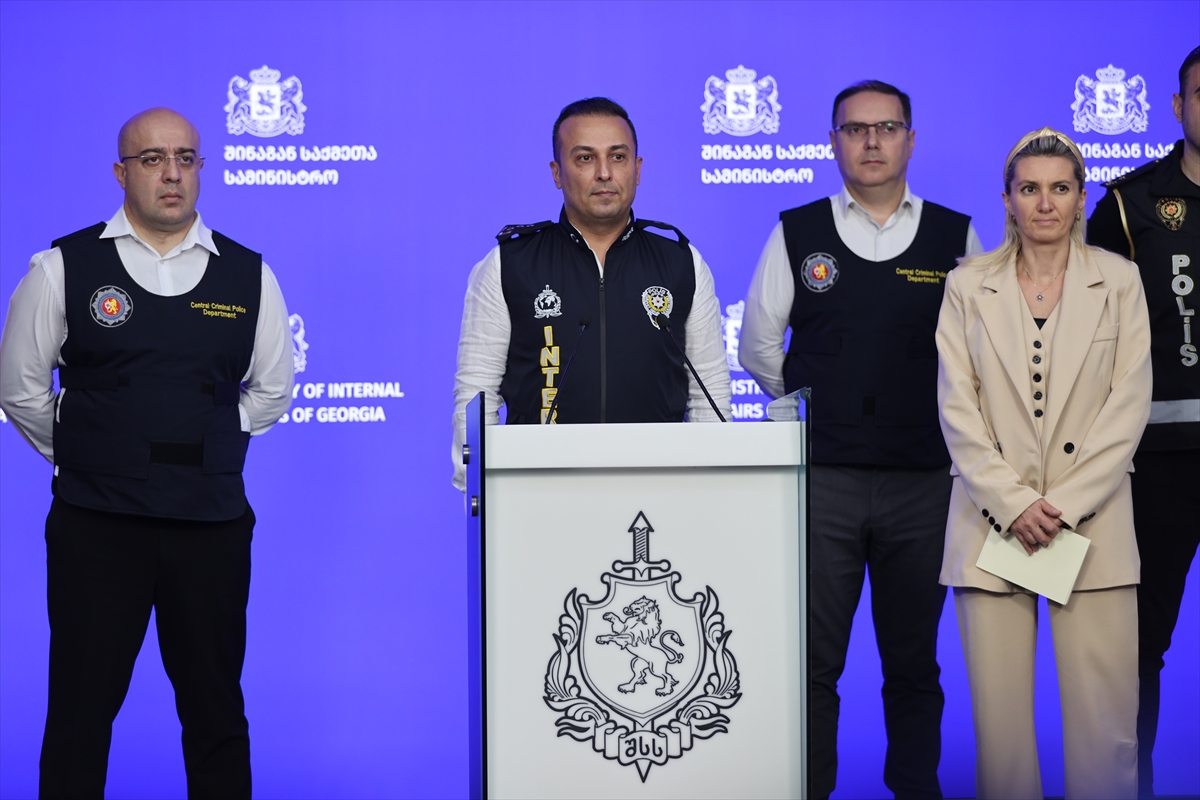 A A 20250813 38817325 38817324 T U R K I Y E N I N K I R M I Z I B U L T E N L E A R A D I G I 12 K I S I G U R C I S T A N D A G O Z A L T I N A A L I N D I