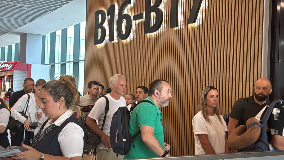 A A 20250830 38964395 38964394 T E K N I K D I R E K T O R J O S E M O U R I N H O H A V A L I M A N I N D A G O R U N T U L E N D I