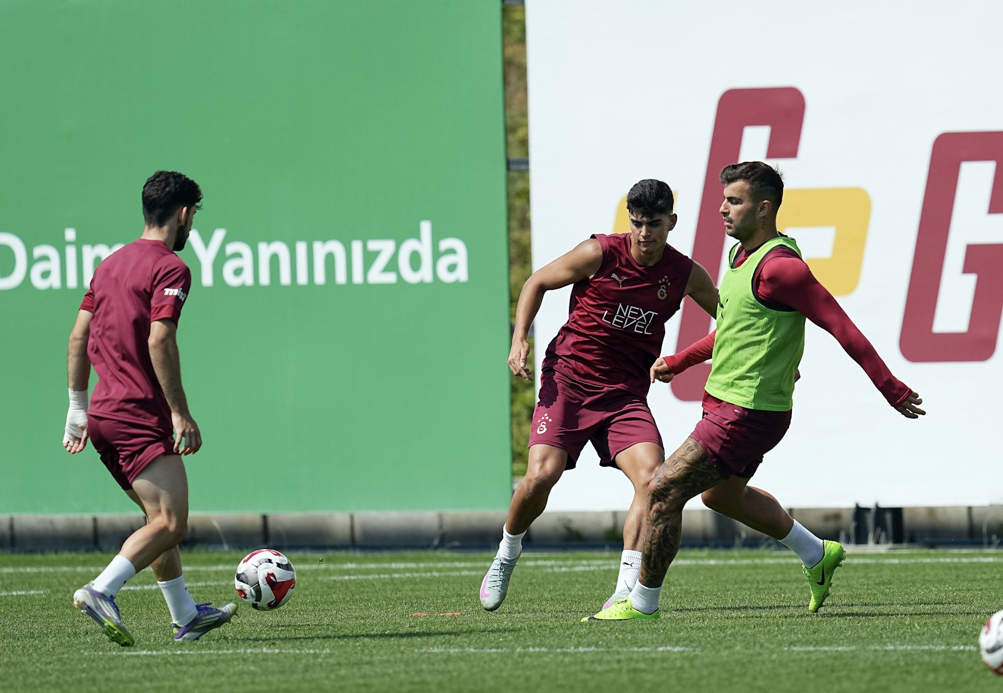 Gxq65R U W Y A Ak T3 N