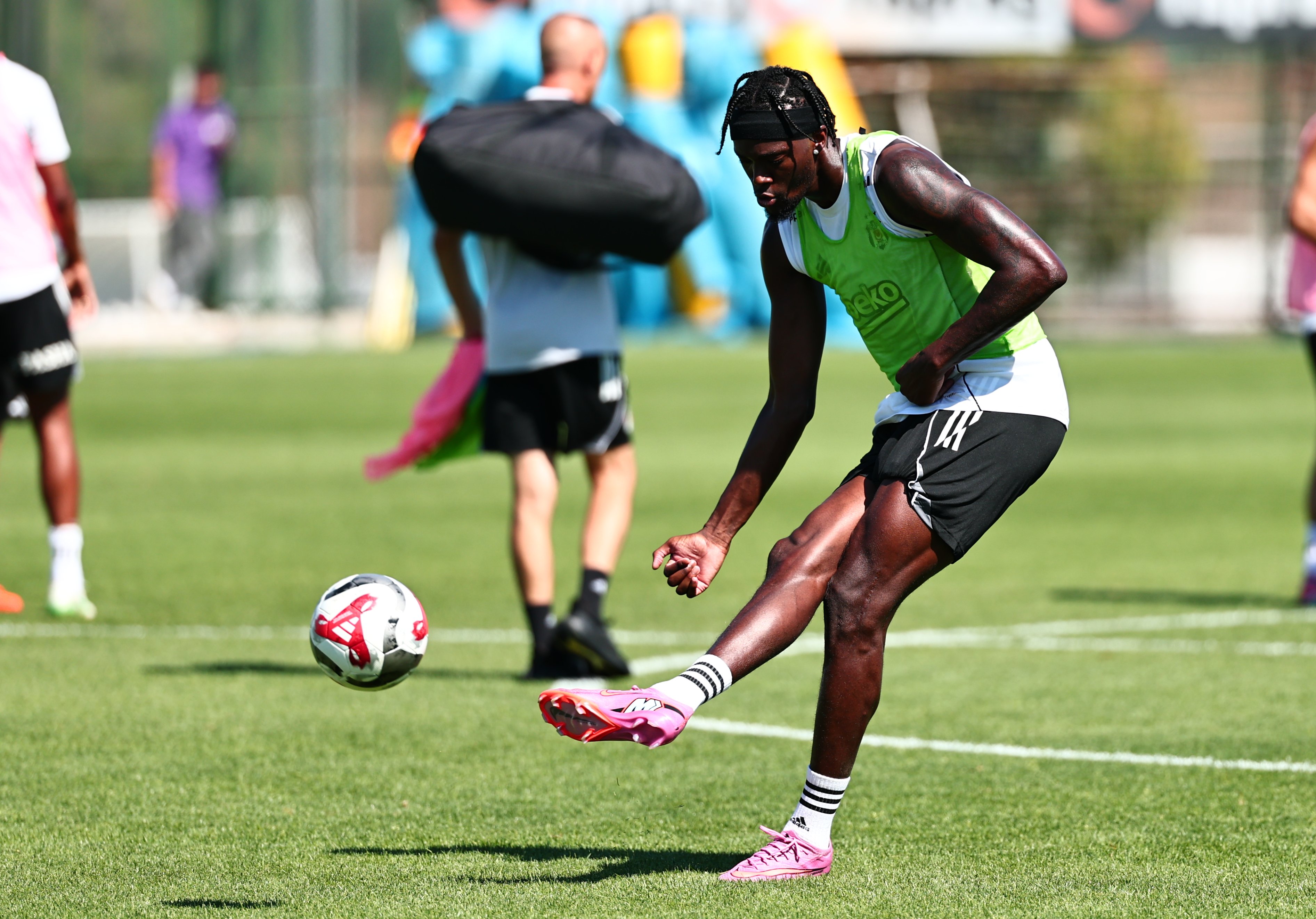 Gy E J W J Ww A A R5Ue