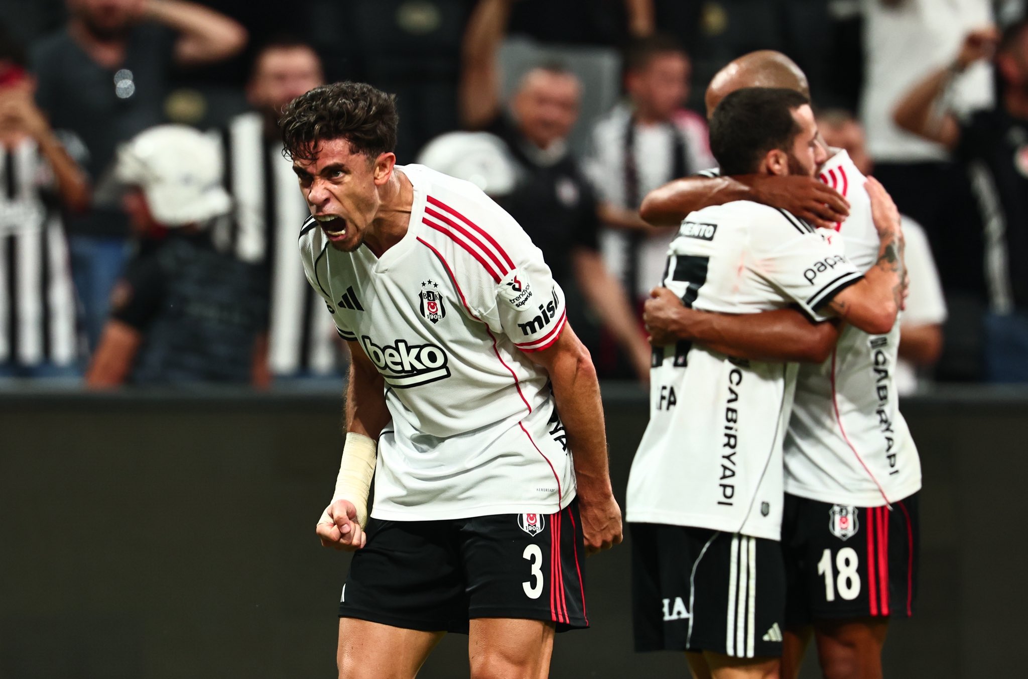 Gynuc E0 W E A A Nq O