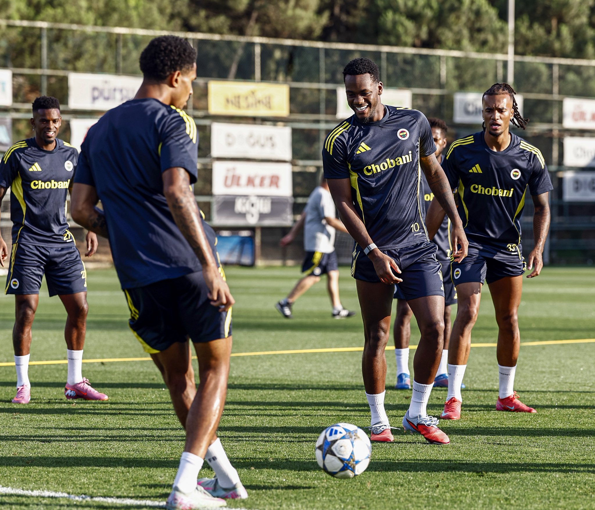 Gyuvs R M Xo A A O Yt Y