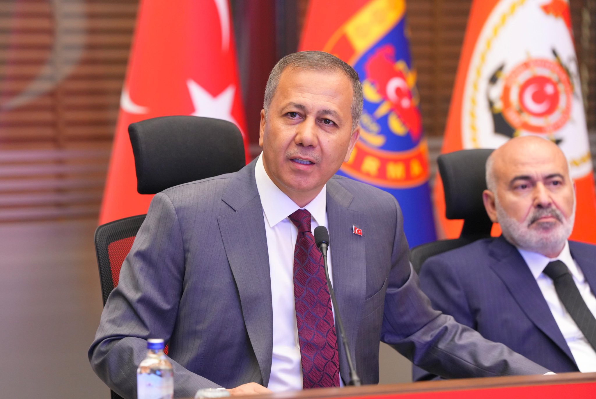 Gzbl Q Q0 W U A E N8 Vh