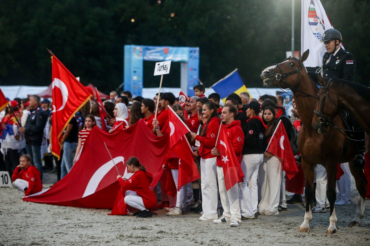 A A 20250903 39012220 39012208 S I R B I S T A N D A 2025 E N G E L A T L A M A B A L K A N S A M P I Y O N A S I N I N A C I L I S I Y A P I L D I