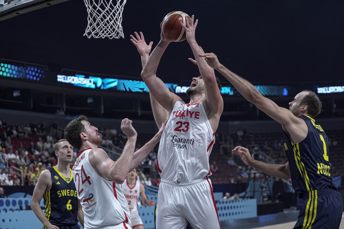 A A 20250906 39034338 39034331 E U R O B A S K E T 2025 T U R K I Y E I S V E C