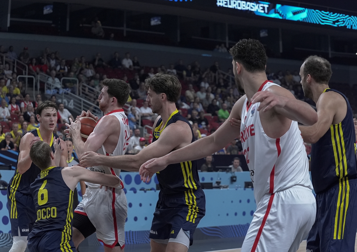 A A 20250906 39034338 39034336 E U R O B A S K E T 2025 T U R K I Y E I S V E C