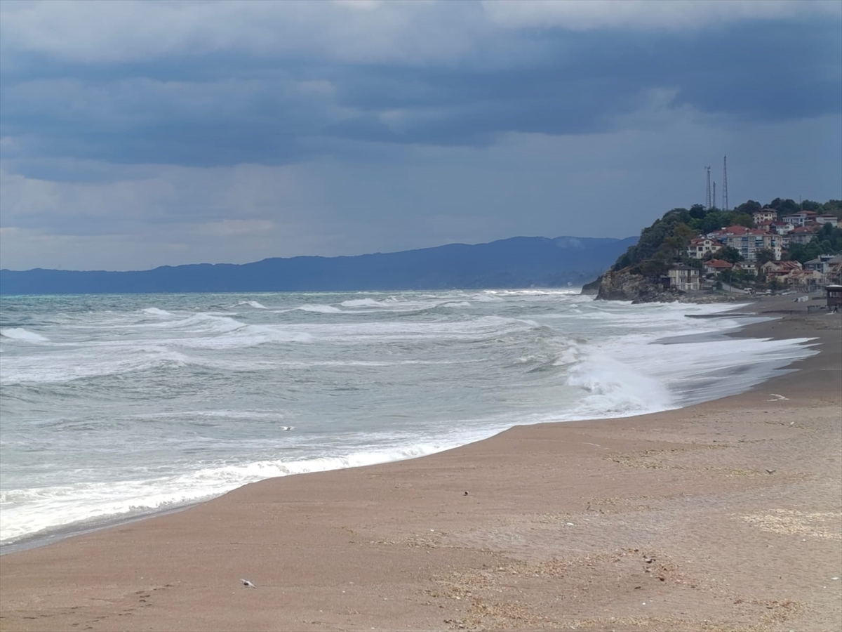 Düzce'nin Karadeniz Kıyısında Kuvvetli Rüzgar Etkili Olduaa 20250918 39155228 39155221 Duzcenin Karadeniz Kiyisinda Kuvvetli Ruzgar Etkili Oldu