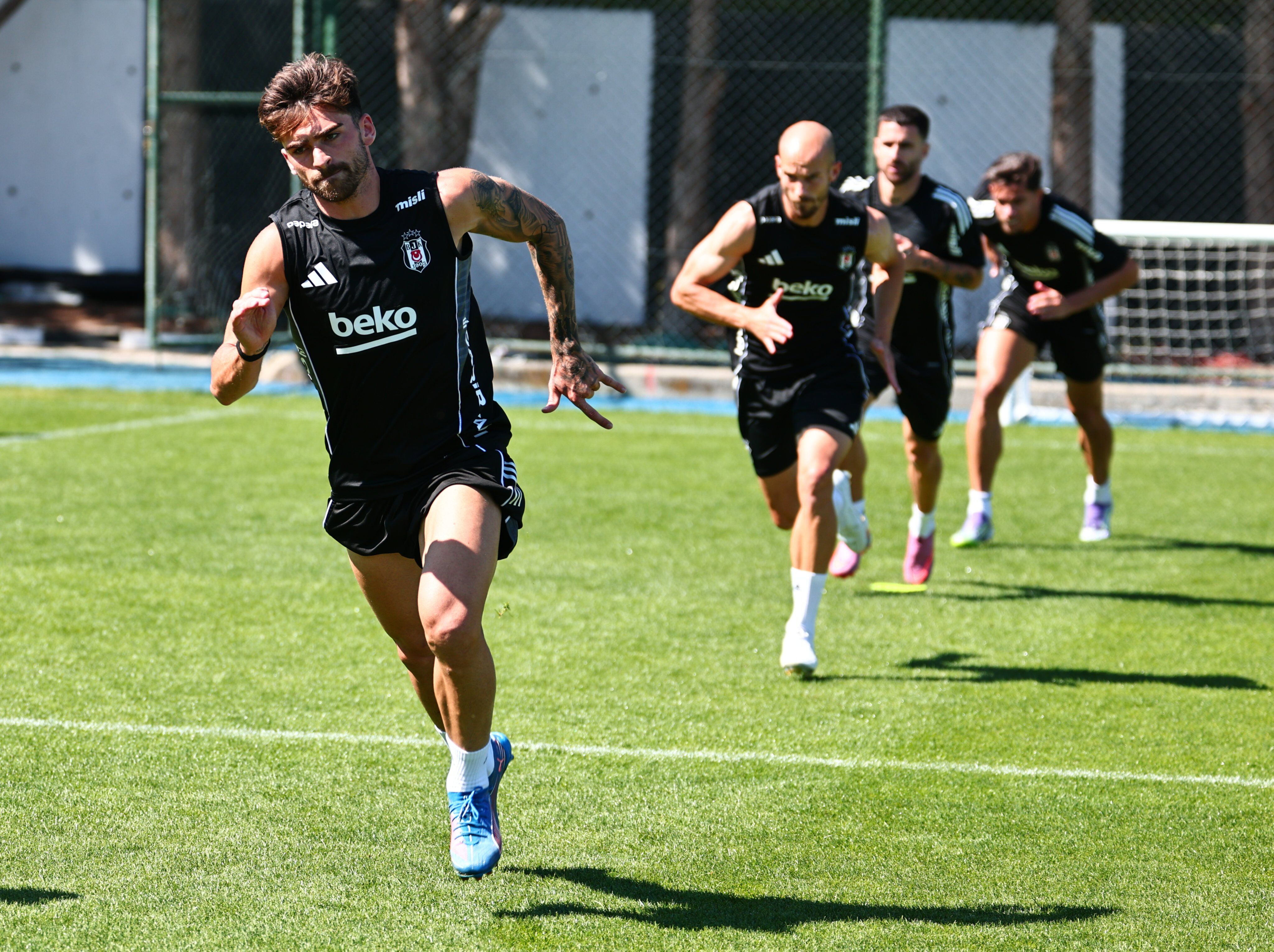 G1 Cxrav X M A A Jyk N