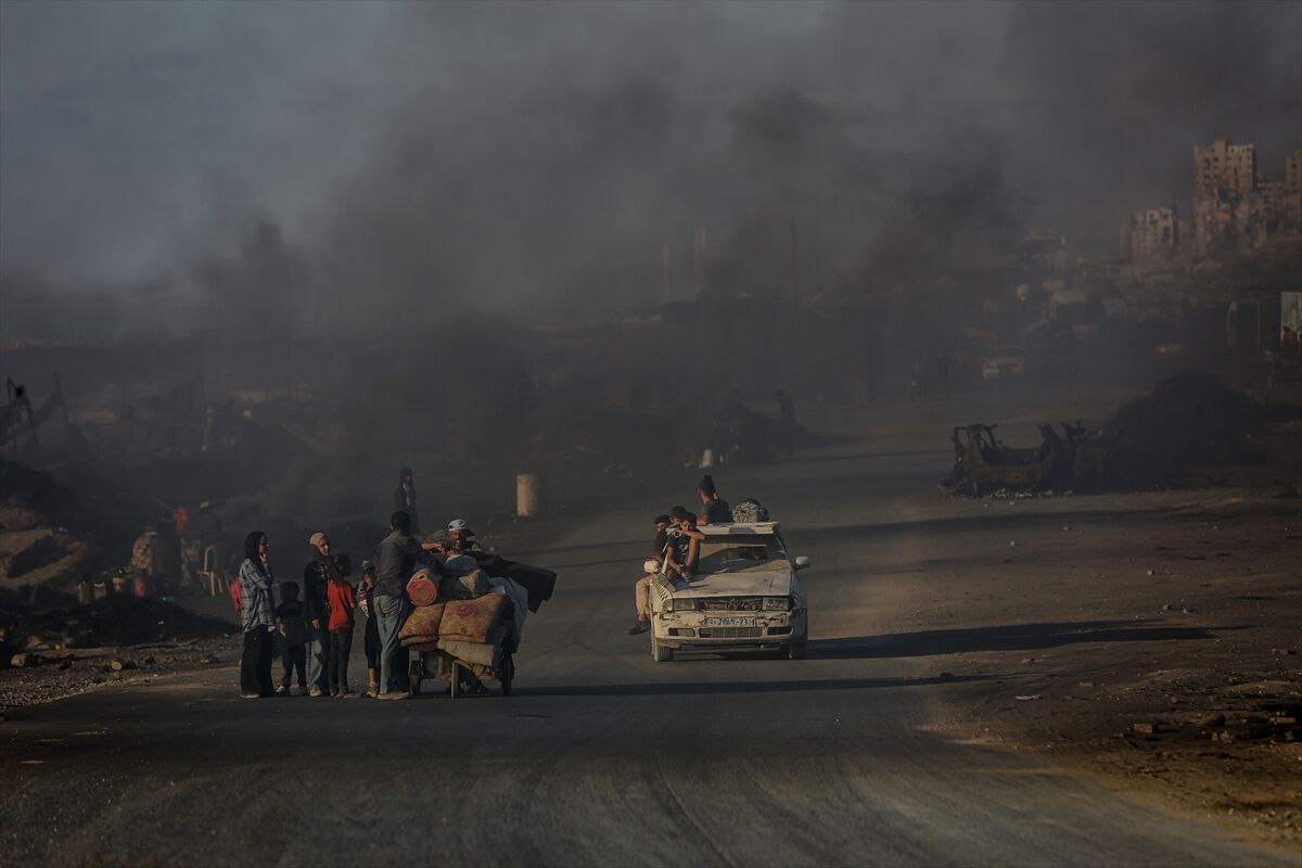 Gazze Göç A A 20250902 39000938 39000912 I S R A I L S A L D I R I L A R I A L T I N D A G A Z Z E N I N K U Z E Y I N D E K I F I L I S T I N L I L E R G O C E Z O R L A N I Y O R