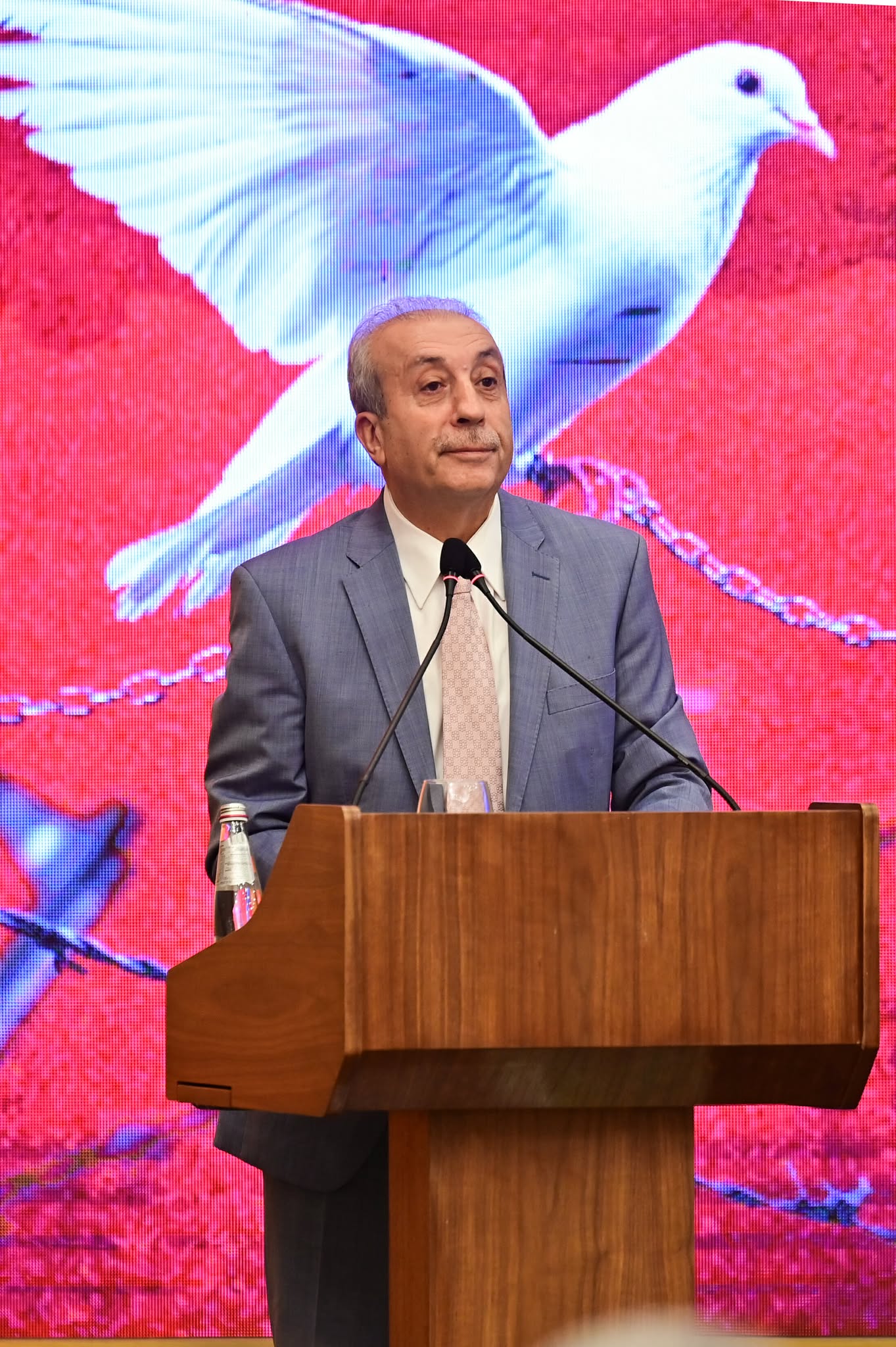 Gzvoq Bg X Q A A I Wb I