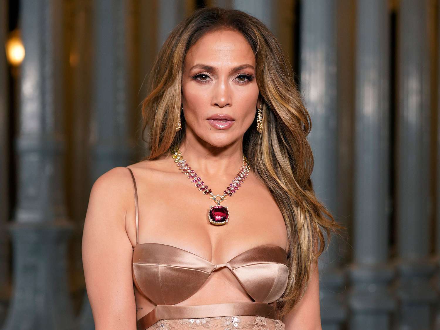 Jennifer Lopez Is Worth A Fortune 02 7E20Dc921C5C4766Bbe4A49840Aece2D-1