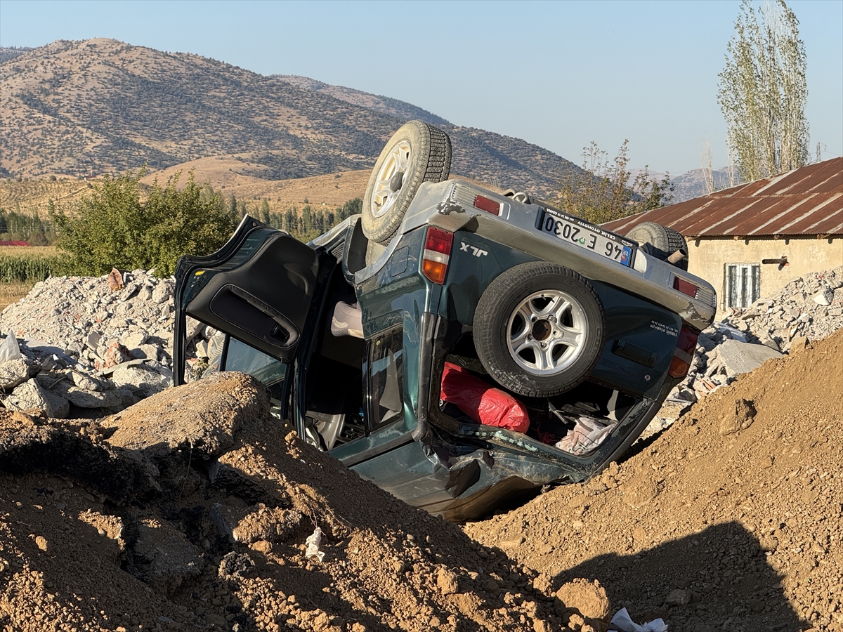 Kahramanmaraş'ta Devrilen Cipteki 3 Kişi Yaralandı 4